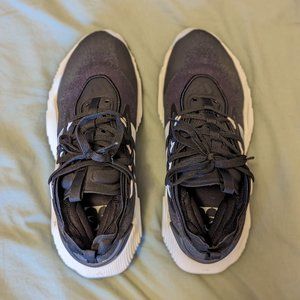 Adidas TRAE YOUNG 3 BASKETBALL SHOES - Size 7 Men's